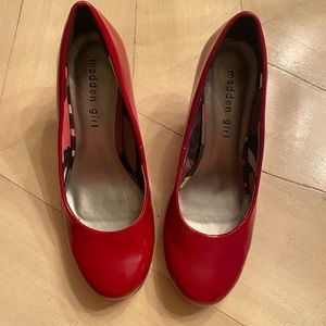 Madden Girl Red Patent Pumps size 6 1/2 EUC